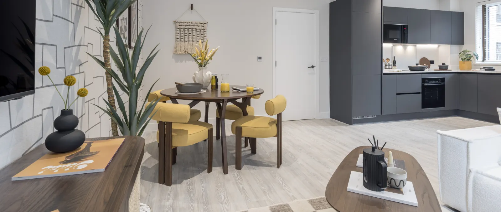 Apartment 43 - Show Apartment - North Gate Park 