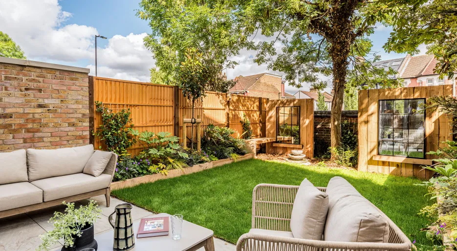 North Gate Park Plot 2 The Ash SH Rear Garden to Use