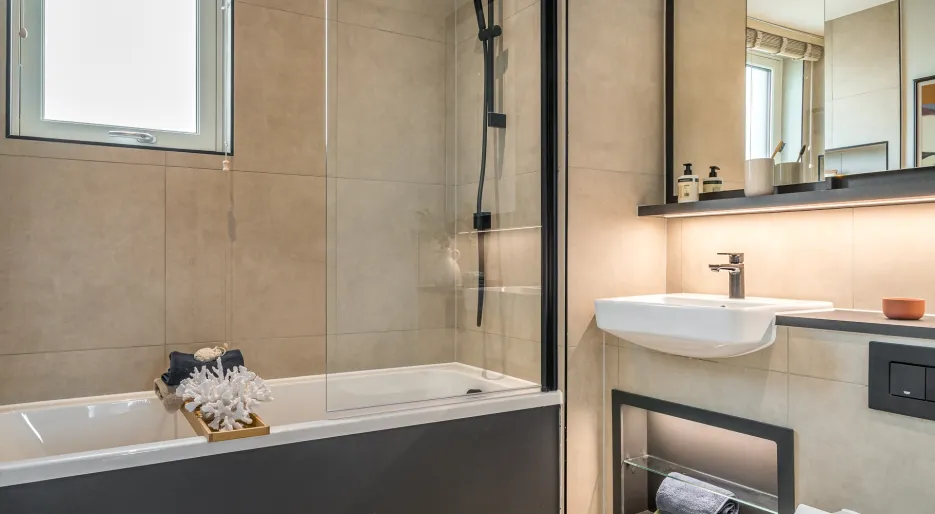 North Gate Park - Pine, Number 9 - Show Home - Bathroom 