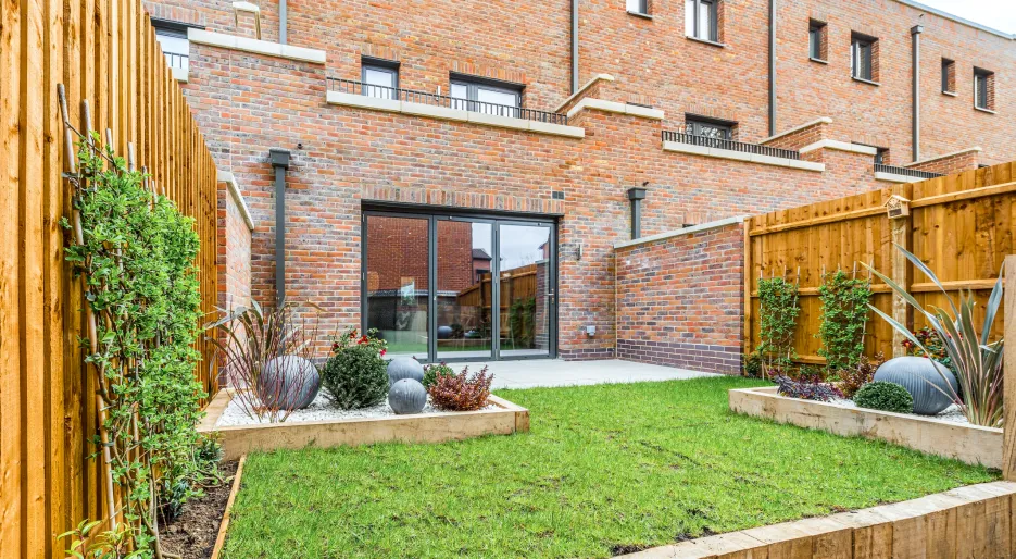 North Gate Park - Pine, Number 9 - Show Home - Garden & first floor terrace