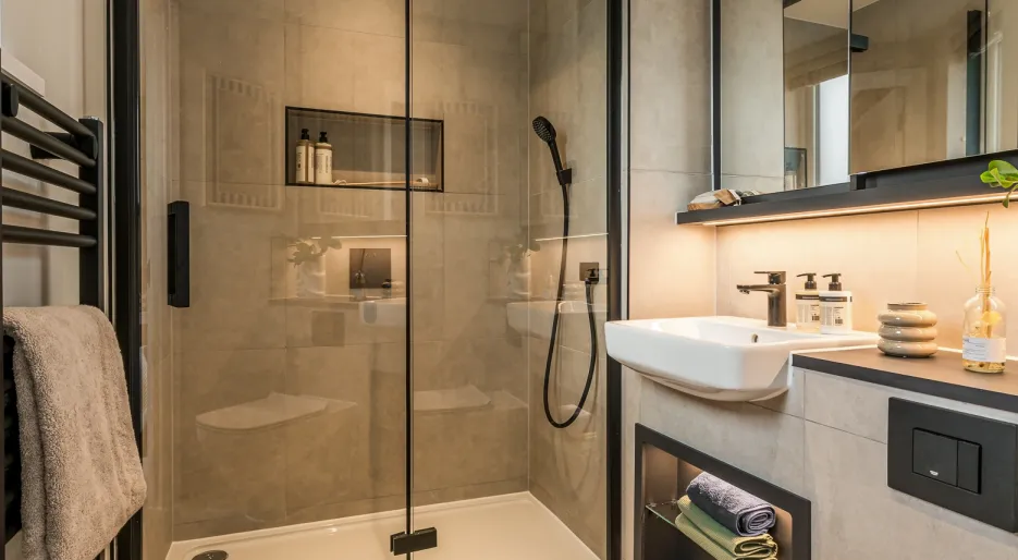 North Gate Park - Pine, Number 9 - En-suite